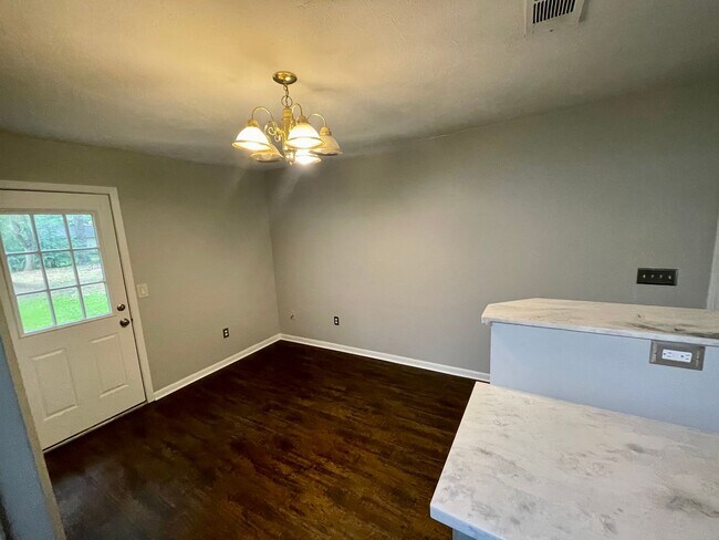 Building Photo - 3/2 Home for Rent in Madison!