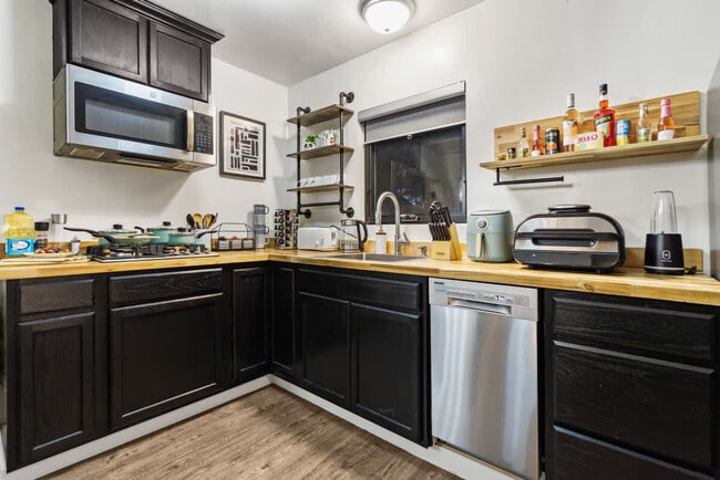 Building Photo - 5551 Churchward St