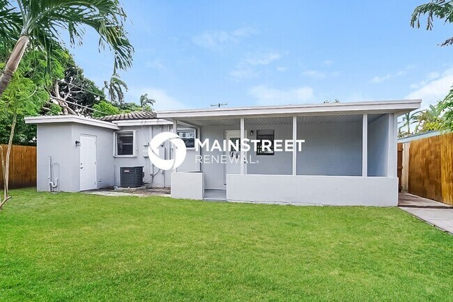 Building Photo - 2 Bedroom Pet-Friendly Home in Oakland Park, FL with Main Street Renewal