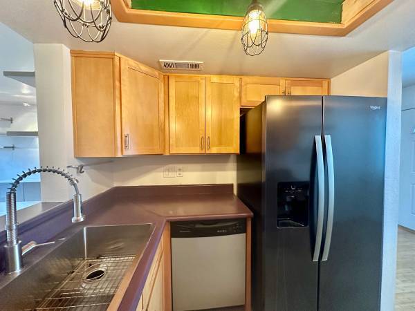 Building Photo - 127 E Hersey St