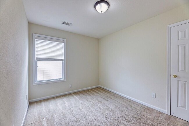 Building Photo - 1356 Upshur Pl NE