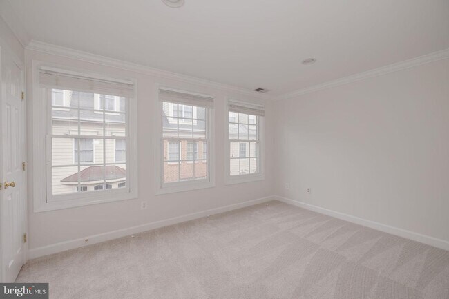 Building Photo - 5180 Brawner Pl