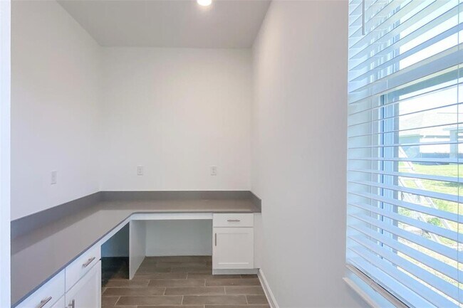 Building Photo - 1759 Can Do Wy