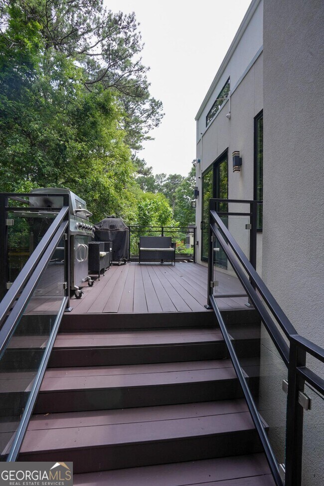 Building Photo - 1099 Vista Trail NE