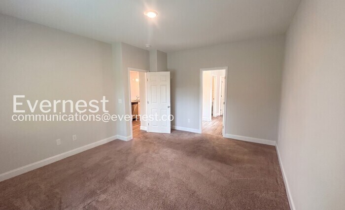 Building Photo - 169 Fall Mdw Dr