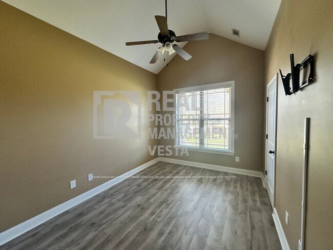 Building Photo - 307 Amber Dr