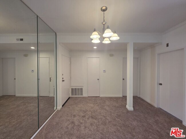 Building Photo - 8505 Gulana Ave