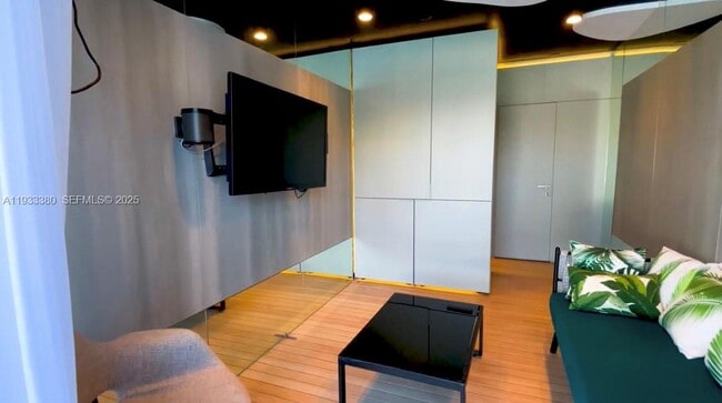 Building Photo - 5255 Collins Ave