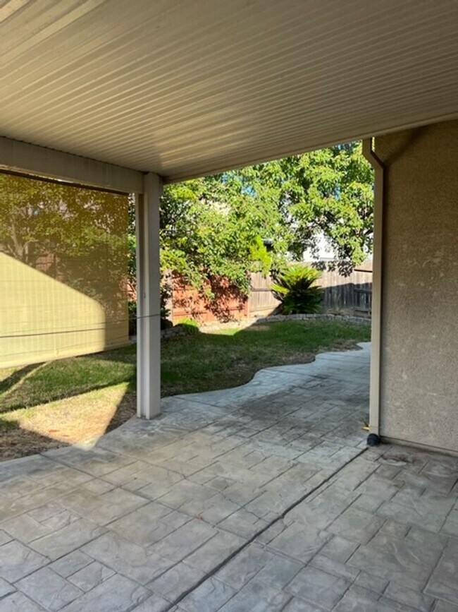 Building Photo - 9632 Spring Breeze Ct