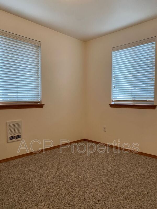 Building Photo - 5895 Cedar St