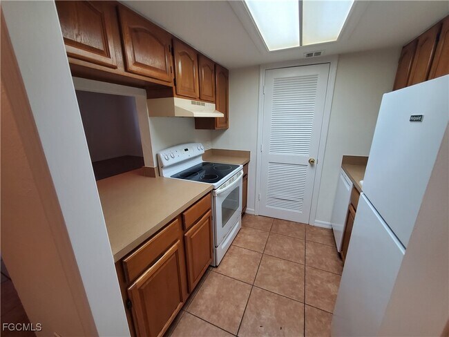 Building Photo - 2366 E Mall Dr