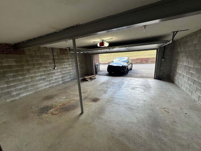Building Photo - 222 Chesna Dr
