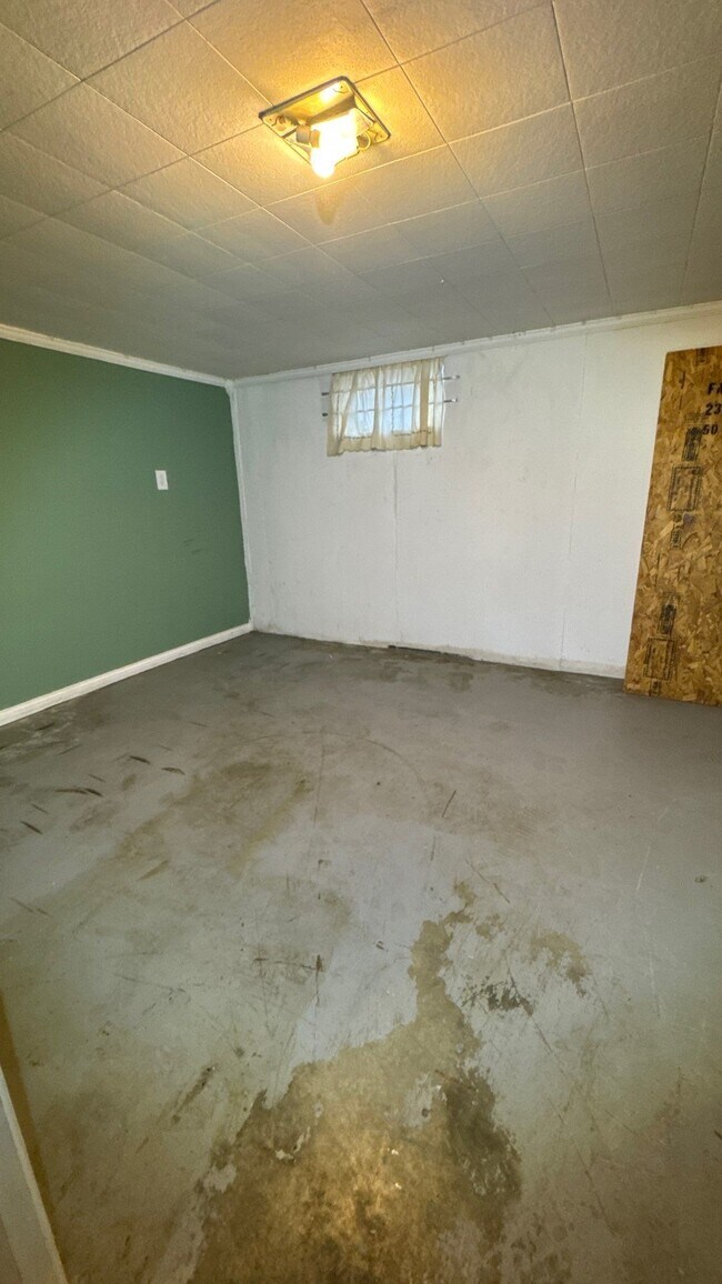 Building Photo - 5908 Ashby Ln