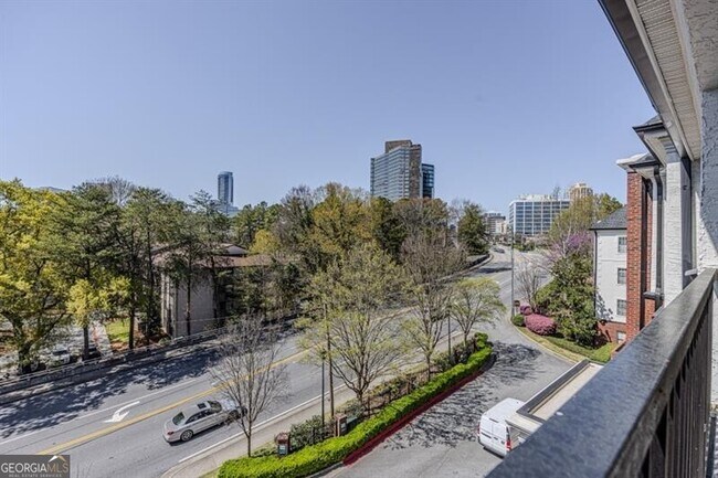 Building Photo - 3275 Lenox Rd NE