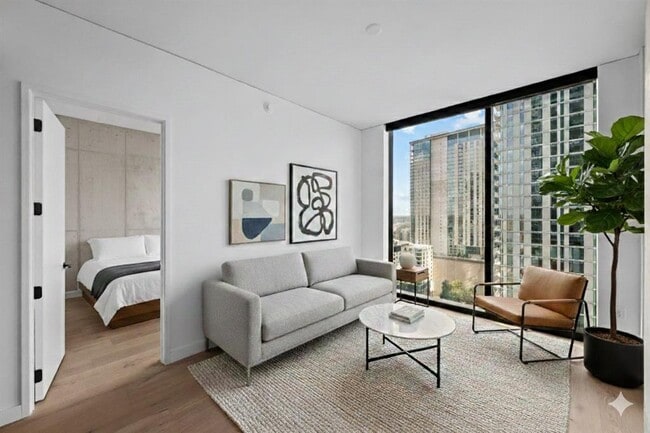 Building Photo - 610 Davis St