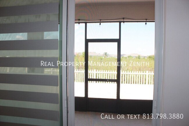 Building Photo - 33163 Sand Creek Dr