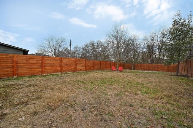 Building Photo - 1307 Falcon Cove