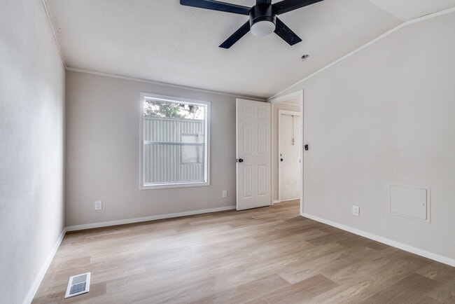 Building Photo - 3 Bedroom 2 Bath Home, Pool & Playground