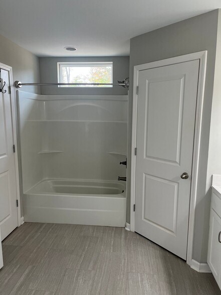 Building Photo - 300 Clancey Ln