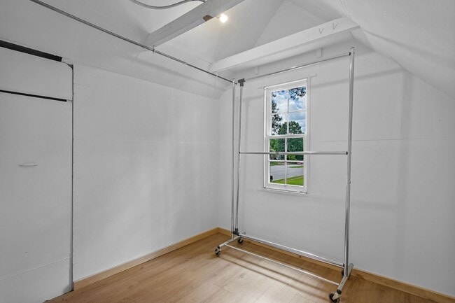 Building Photo - BEAUTIFUL COLONIAL HOME ON LIBBIE AVENUE B...