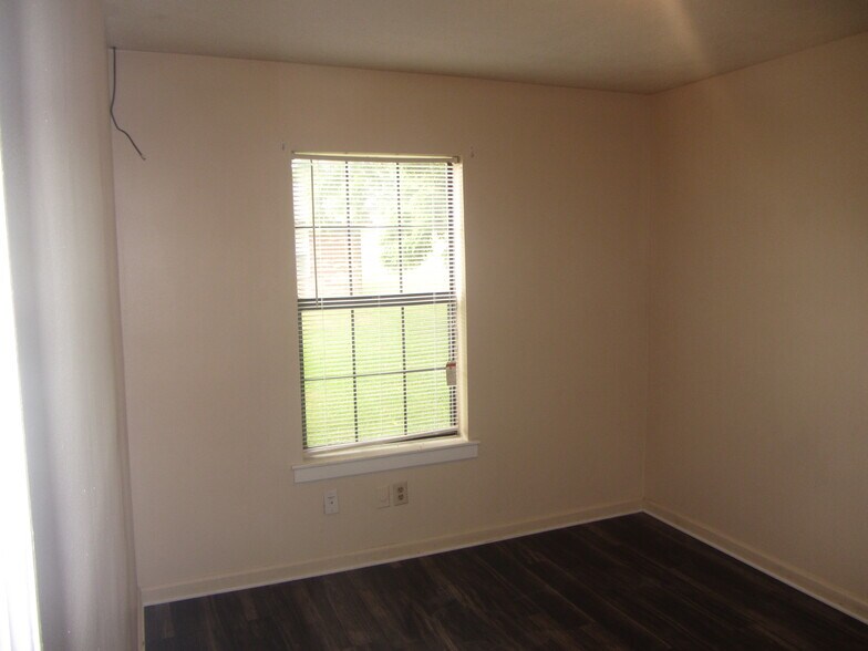 Building Photo - 146 Indiana Ave