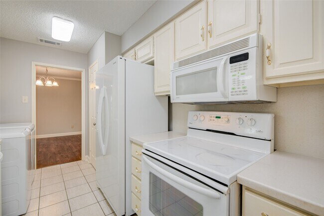 Building Photo - 14529 Misty Meadow Ln