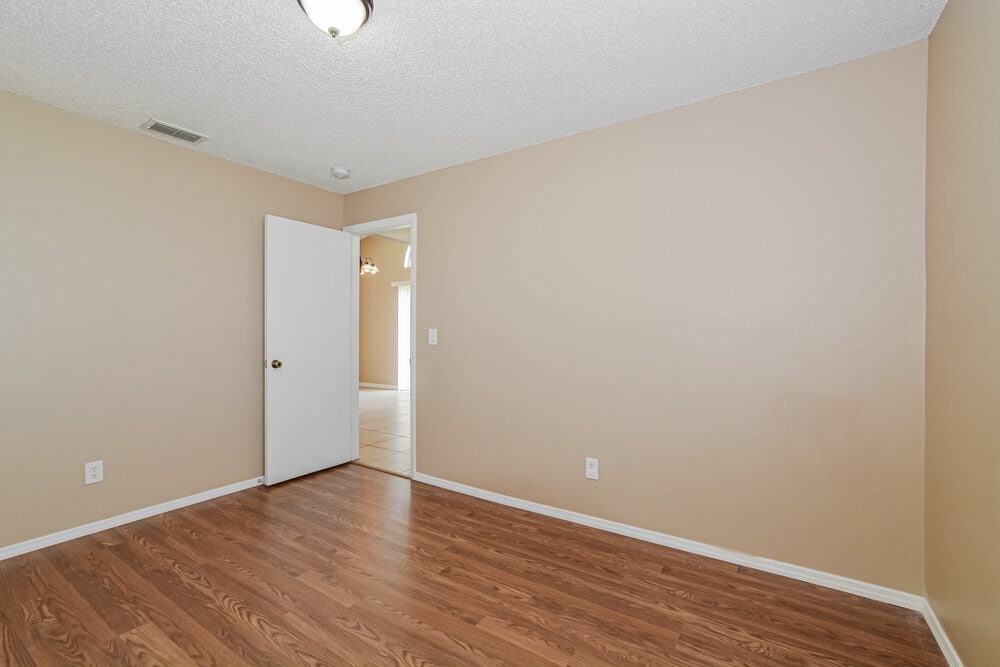 Building Photo - 3100 Orchard Pl