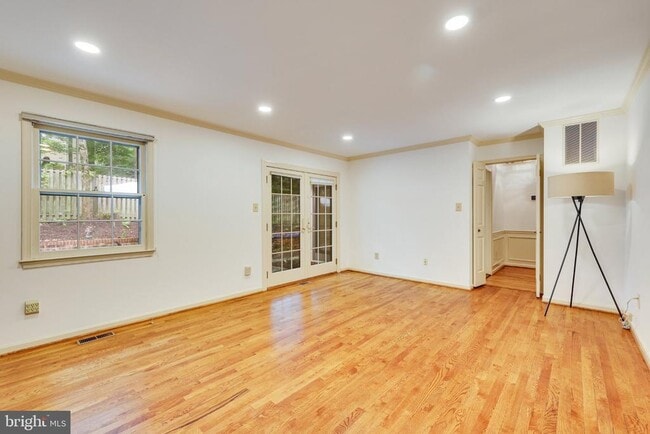 Building Photo - 1427 Laurel Hill Rd
