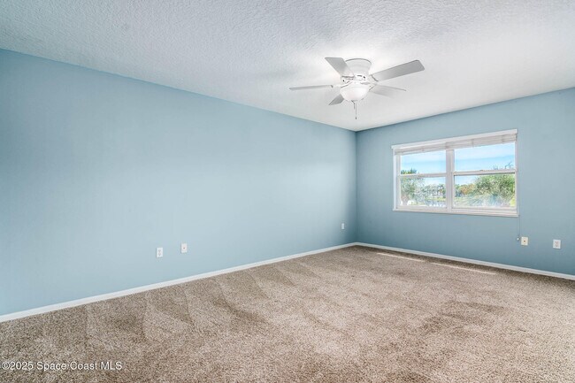 Building Photo - 8921 Lake Dr