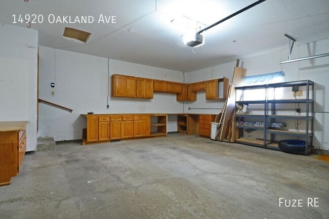 Building Photo - 14920 Oakland Ave