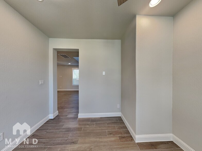 Building Photo - 2605 Sam Bass Rd