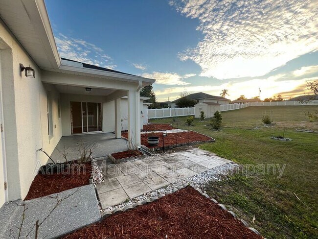 Building Photo - 3037 Bonkirk Dr