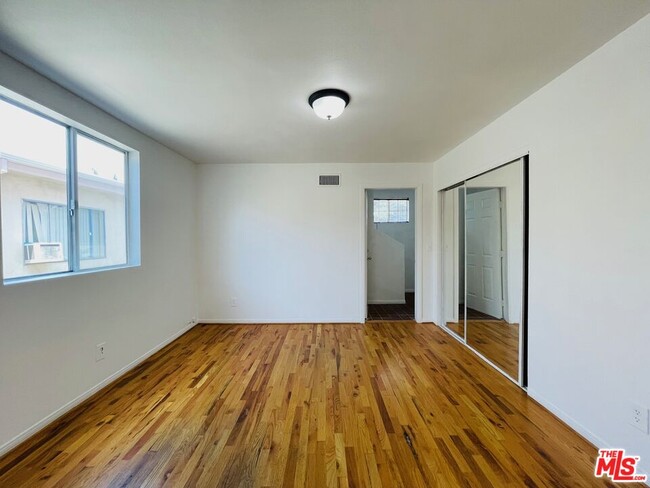 Building Photo - 5029 Klump Ave