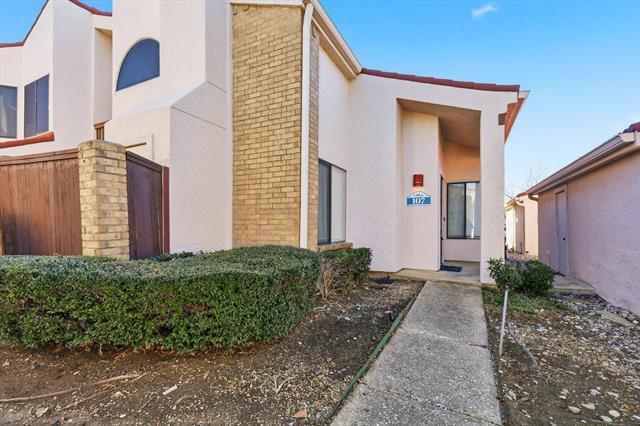 Building Photo - 505 Ranch Trail