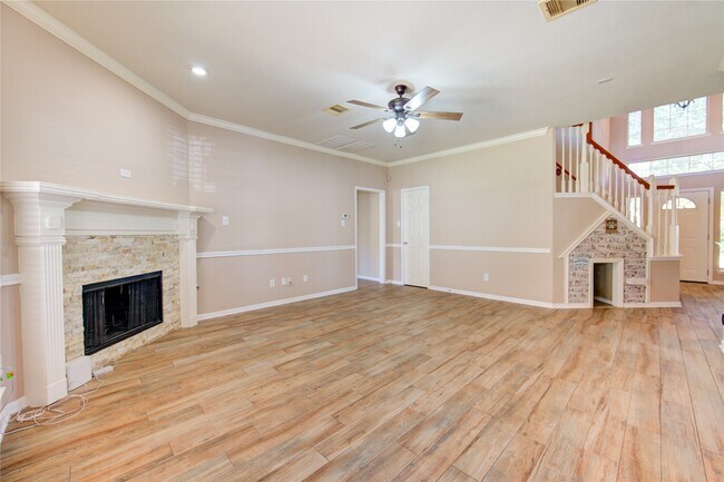 Building Photo - 7323 Sunset Bend Ln