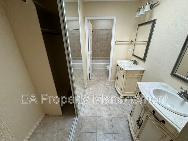 Building Photo - 7576 Keystone Dr NE