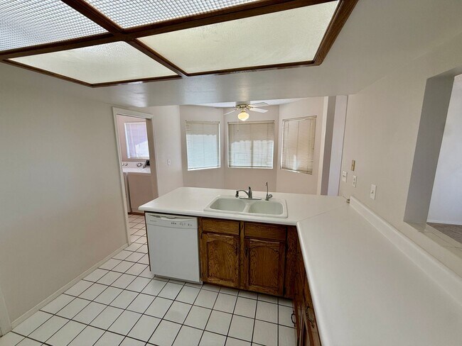 Building Photo - Townhouse on Mesa Del Sol Golf Course