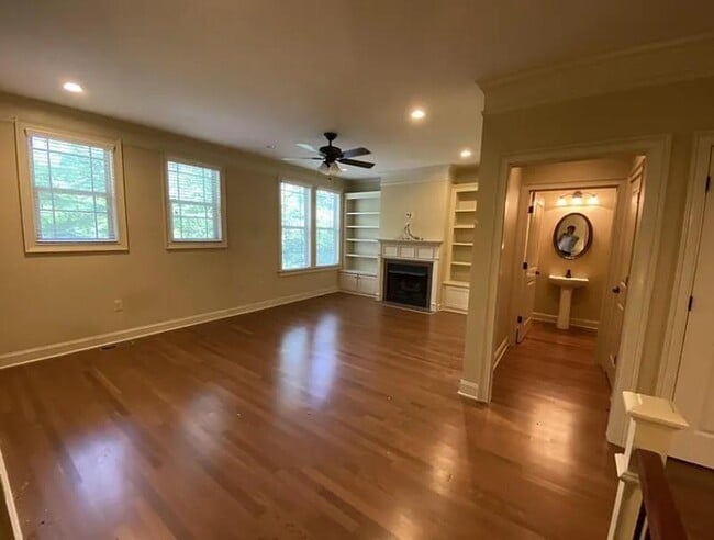 Building Photo - 815 Millwork Cir