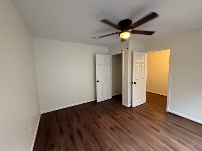 Building Photo - 3910 Vintage Valley Dr