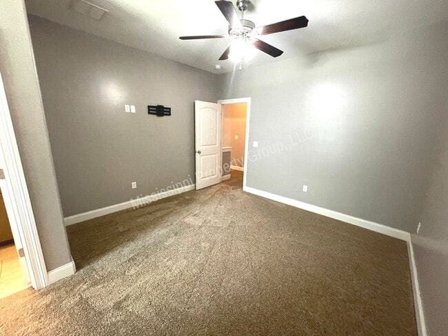 Building Photo - 4BR/4.5BA For Rent
