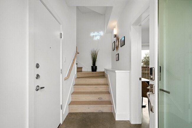 Building Photo - 3002 Hawkins St