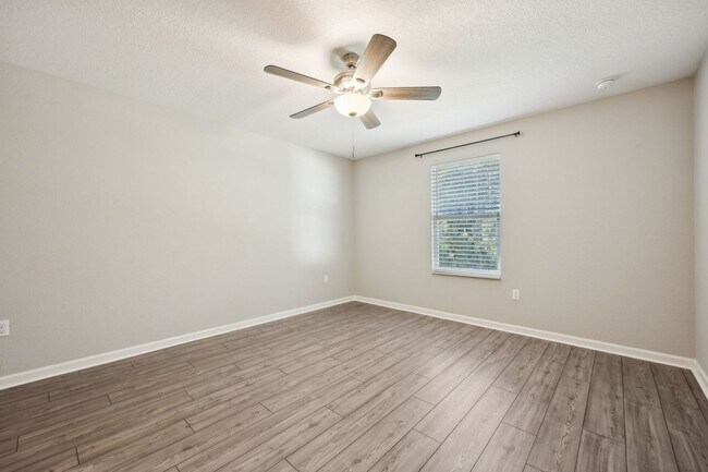 Building Photo - Adorable 3/2 in Lumber Creek