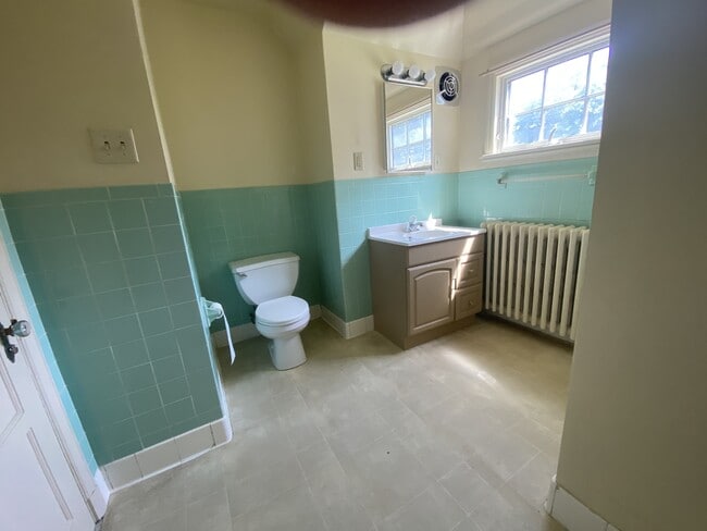 Building Photo - 14 Safe Harbor Village
