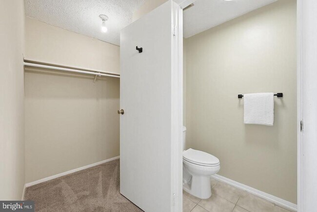 Building Photo - 7619 Nutwood Ct