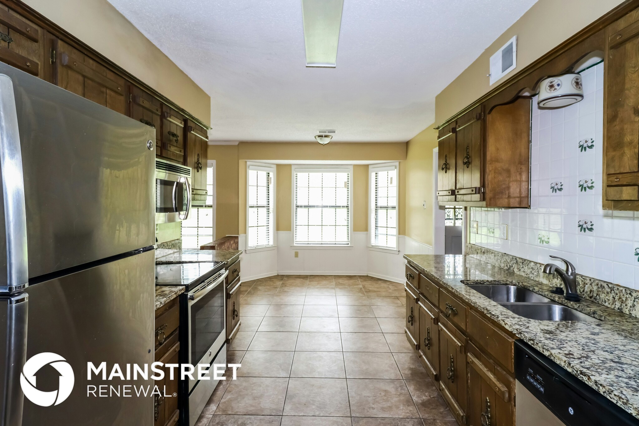 Building Photo - 3048 Ingleside Dr