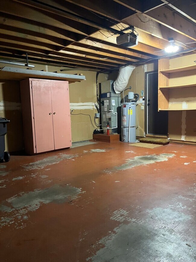 Building Photo - 8628 Onyx Dr SW