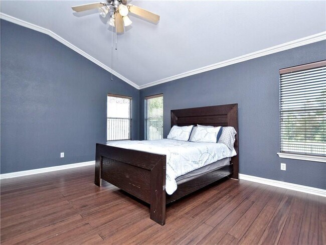 Building Photo - 1802 Greenside Trail