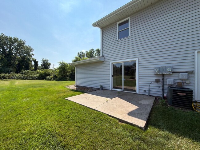 Building Photo - 1406 Co Rd 6