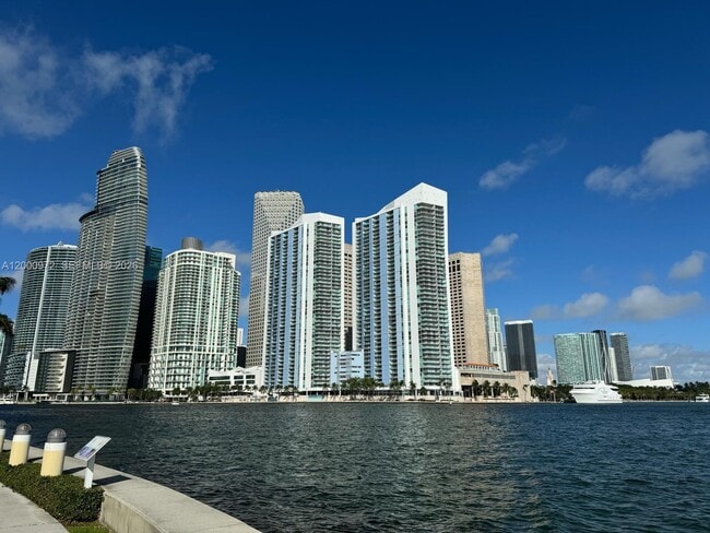 Building Photo - 325 S Biscayne Blvd