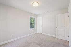 Building Photo - 1858 Belmore St SE